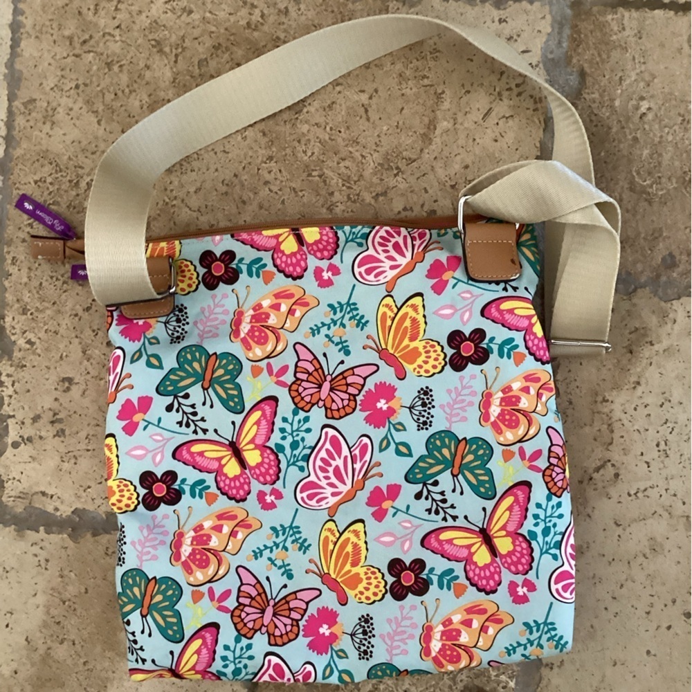 Lily Bloom Crossbody Purse Hand Bag Butterflies
Width 12”
Length 13”
Strap 19” - Picture 2 of 5